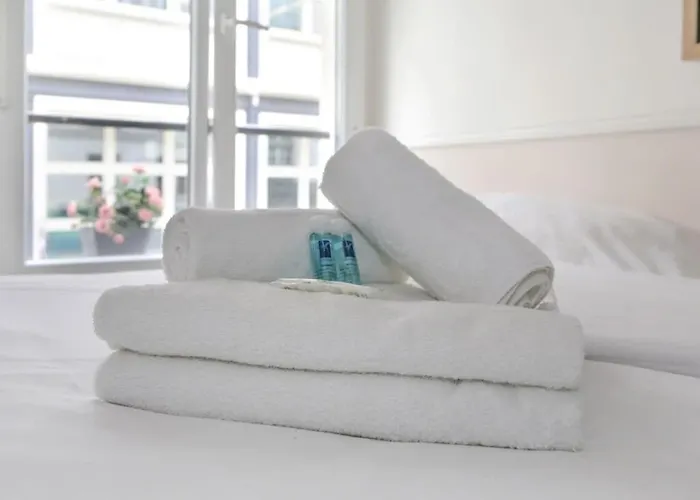 Parisien 20m2 En Face Du Musee Grevin - 2p Apartment