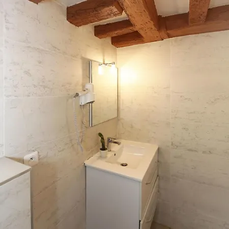 Parisien 20m2 En Face Du Musee Grevin - 2p Apartment Paris