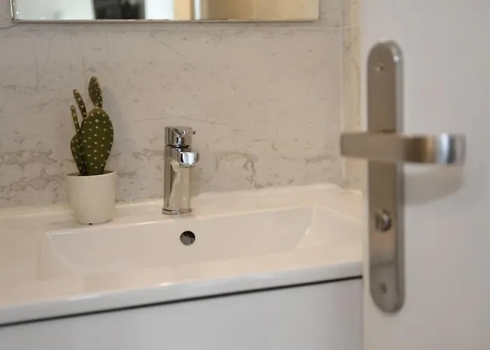 Parisien 20m2 En Face Du Musee Grevin - 2p Apartamento *