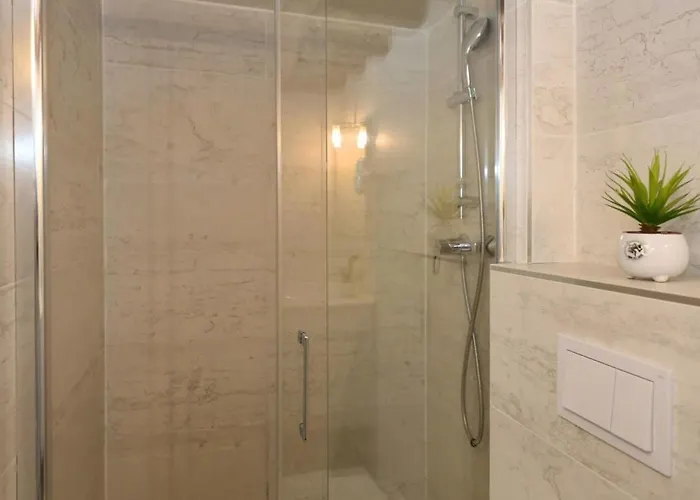 Parisien 20m2 En Face Du Musee Grevin - 2p アパート